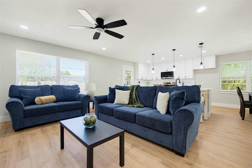 3049 Latham Drive, Dallas, TX 75229 3049 Latham Drive, Dallas, TX 75229