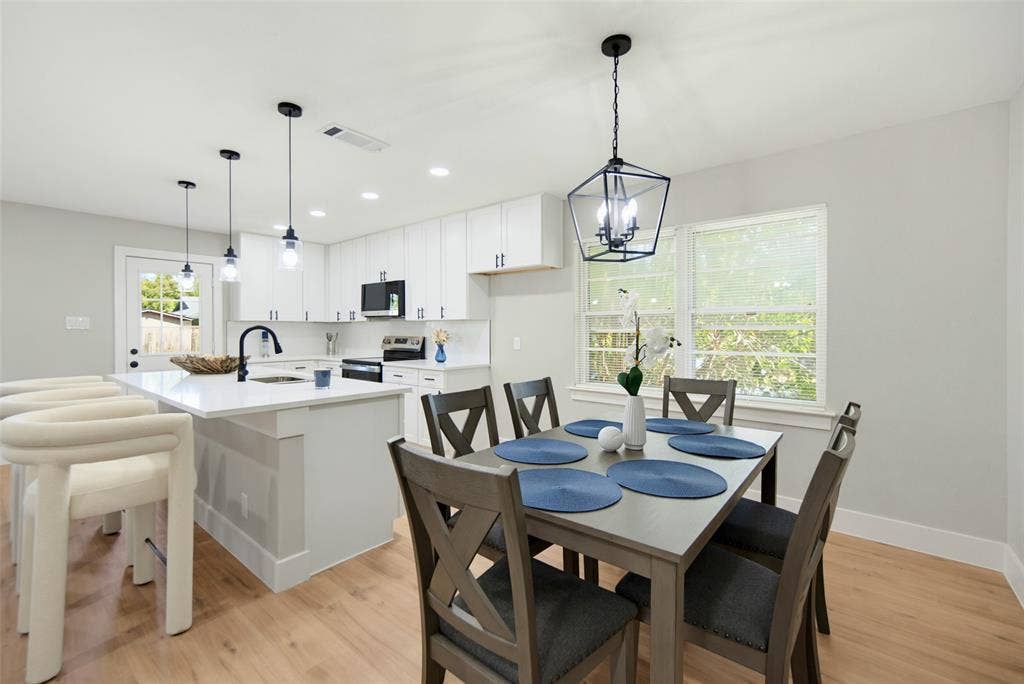 3049 Latham Drive, Dallas, TX 75229 3049 Latham Drive, Dallas, TX 75229