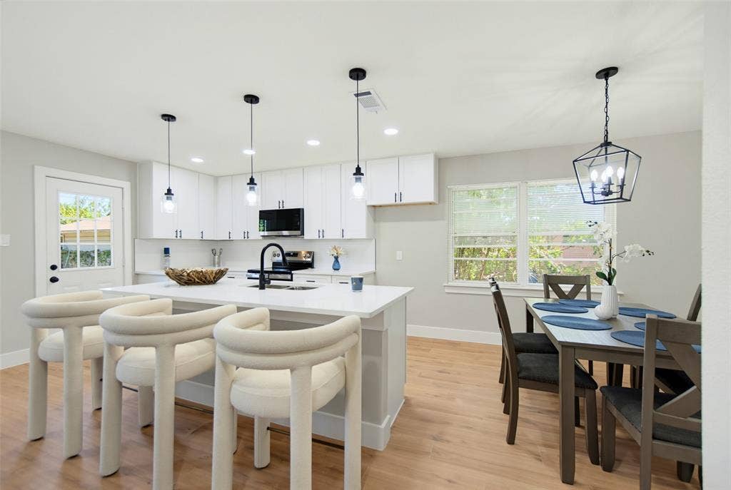 3049 Latham Drive, Dallas, TX 75229 3049 Latham Drive, Dallas, TX 75229