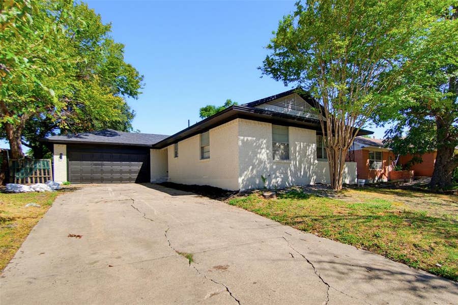 Property photo for 3049 Latham Drive, Dallas, TX