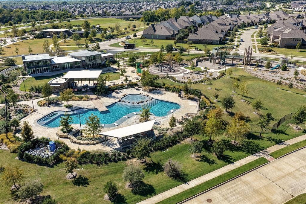 8901 Brandy Branch Way, McKinney, TX 75071 One of 2 neighborhood pools.