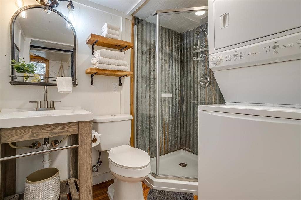 1809 Whispering Oaks Street, #B, Burleson, TX 76028 1809 Whispering Oaks Street, #B, Burleson, TX 76028