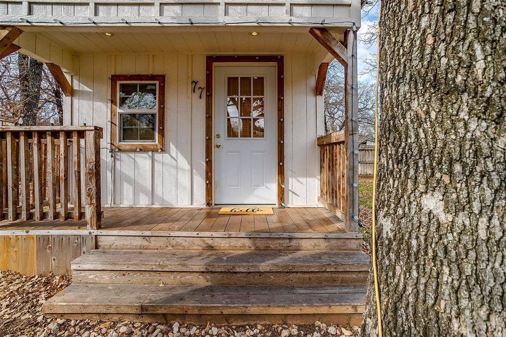 1809 Whispering Oaks Street, #B, Burleson, TX 76028 1809 Whispering Oaks Street, #B, Burleson, TX 76028