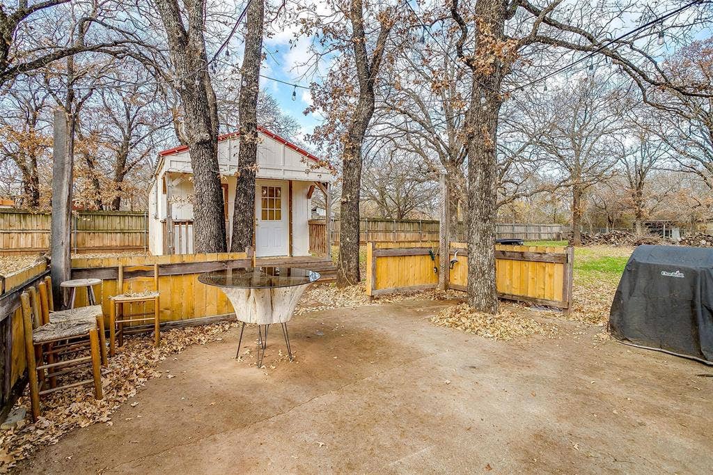 1809 Whispering Oaks Street, #B, Burleson, TX 76028 1809 Whispering Oaks Street, #B, Burleson, TX 76028