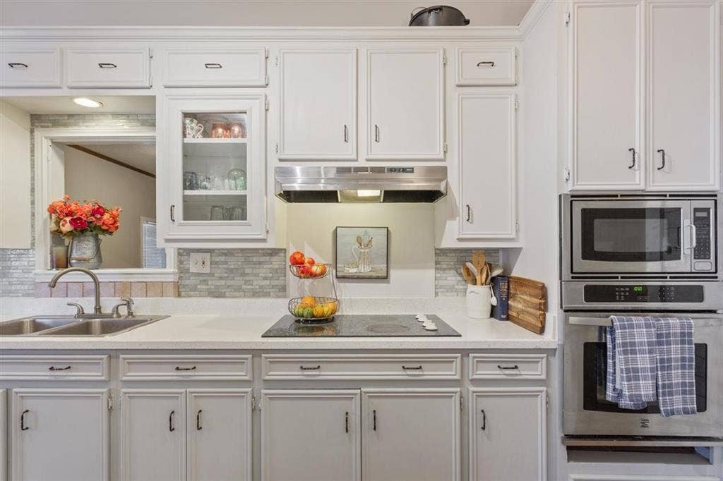 6007 Old Lorena Road, Lorena, TX 76655 6007 Old Lorena Road, Lorena, TX 76655