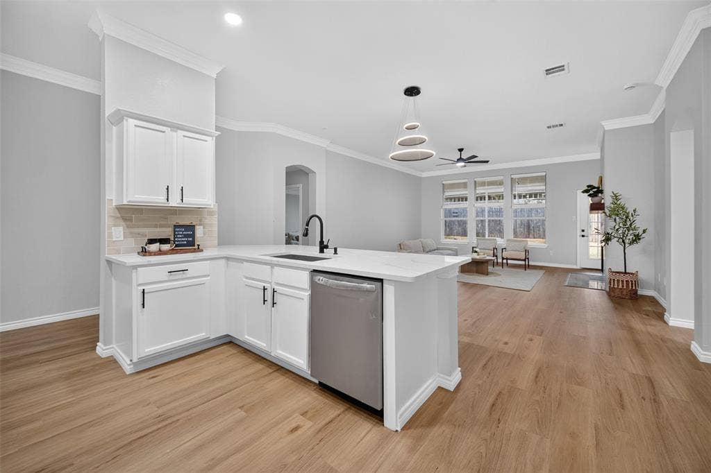 2440 Ranchview Drive, Grand Prairie, TX 75052 2440 Ranchview Drive, Grand Prairie, TX 75052