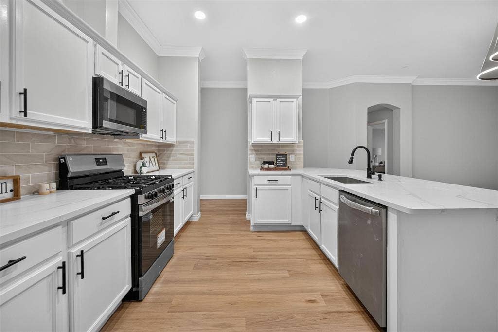 2440 Ranchview Drive, Grand Prairie, TX 75052 2440 Ranchview Drive, Grand Prairie, TX 75052