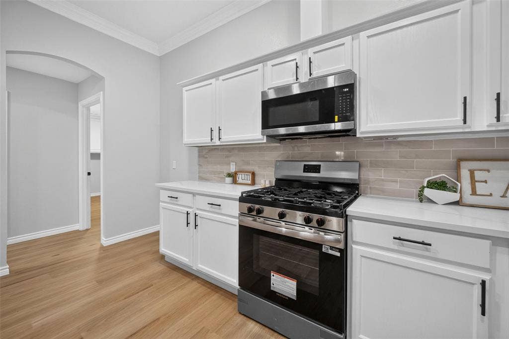 2440 Ranchview Drive, Grand Prairie, TX 75052 2440 Ranchview Drive, Grand Prairie, TX 75052