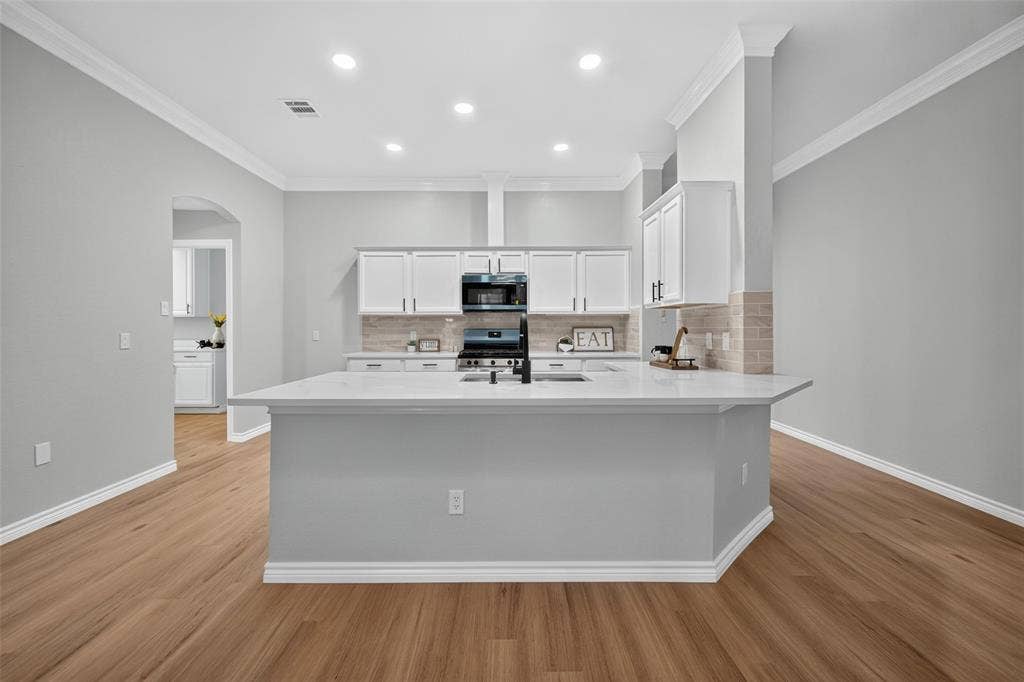2440 Ranchview Drive, Grand Prairie, TX 75052 2440 Ranchview Drive, Grand Prairie, TX 75052