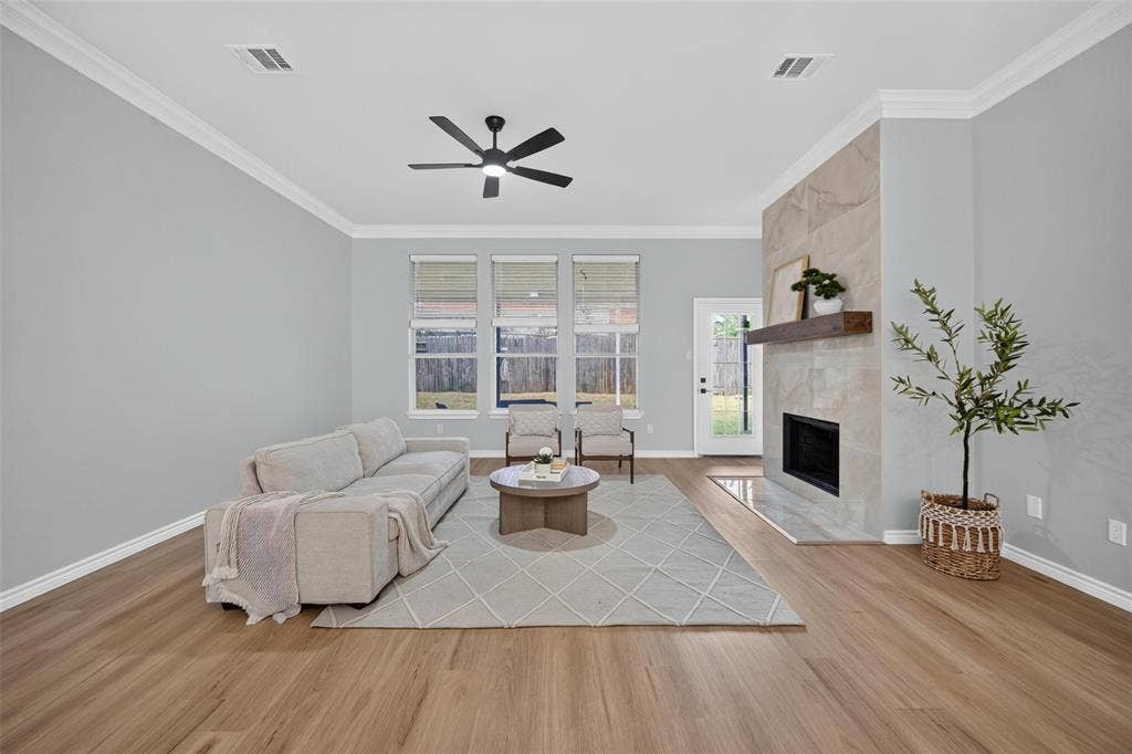 2440 Ranchview Drive, Grand Prairie, TX 75052 2440 Ranchview Drive, Grand Prairie, TX 75052