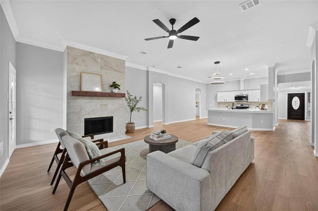 2440 Ranchview Drive, Grand Prairie, TX 75052 2440 Ranchview Drive, Grand Prairie, TX 75052