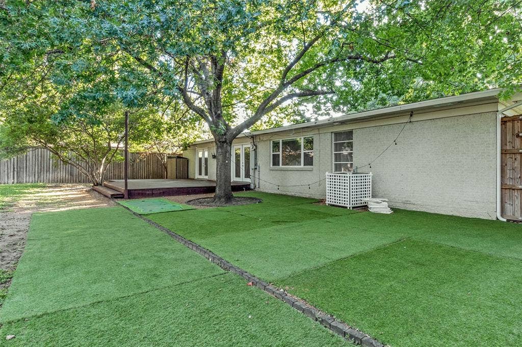 9711 E Lake Highlands Drive, Dallas, TX 75218
