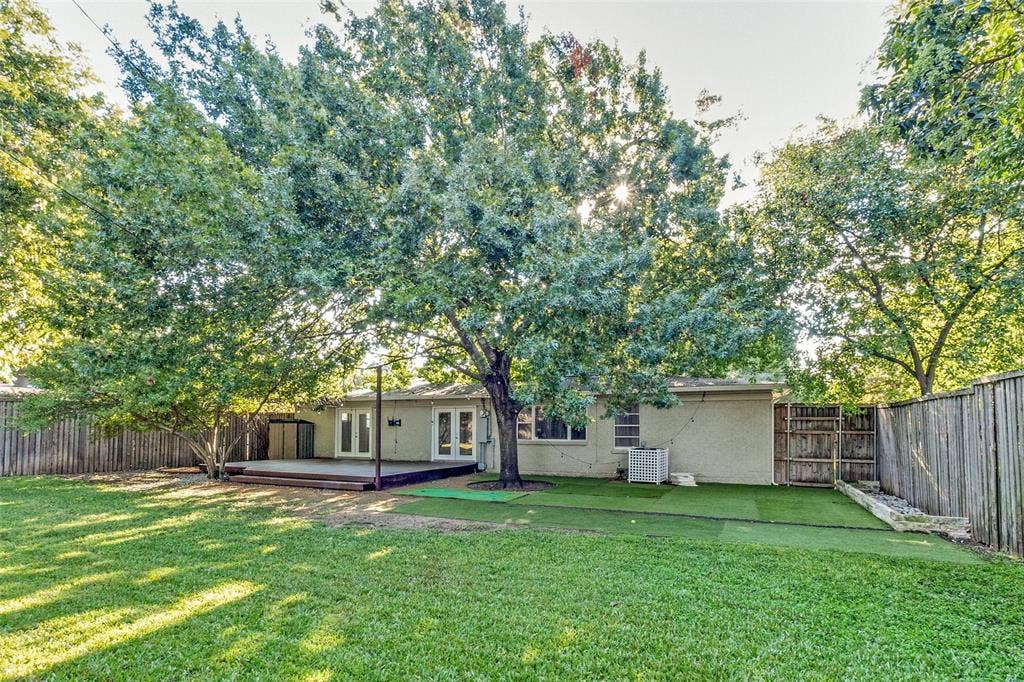 9711 E Lake Highlands Drive, Dallas, TX 75218