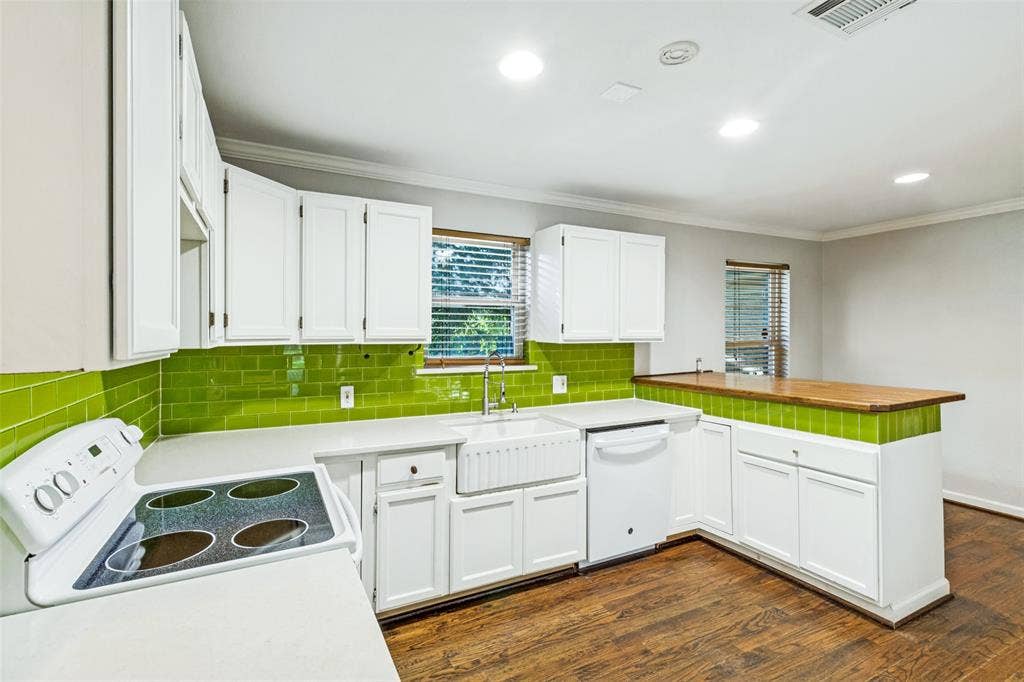 9711 E Lake Highlands Drive, Dallas, TX 75218