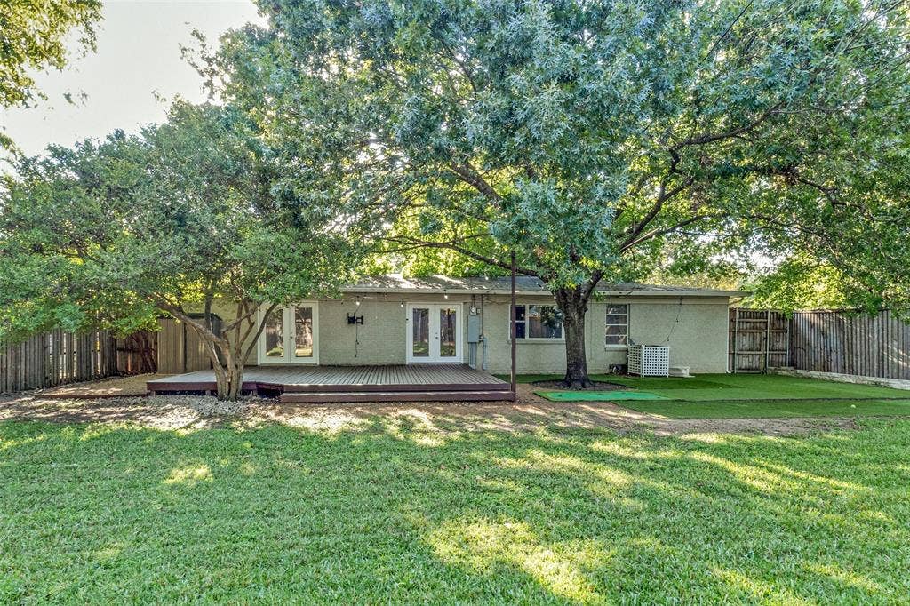 9711 E Lake Highlands Drive, Dallas, TX 75218
