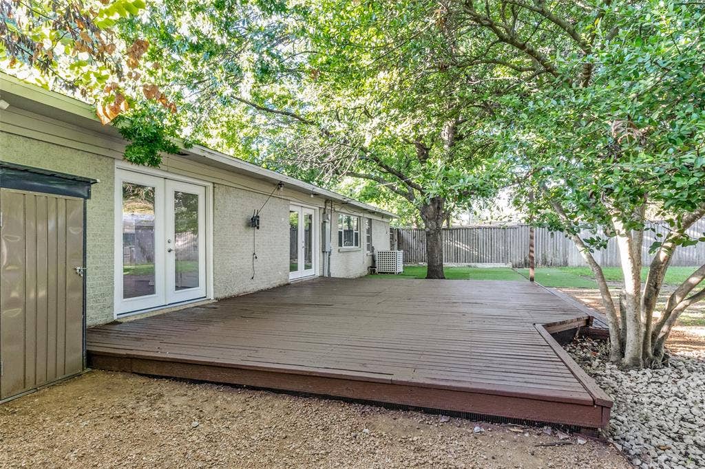 9711 E Lake Highlands Drive, Dallas, TX 75218
