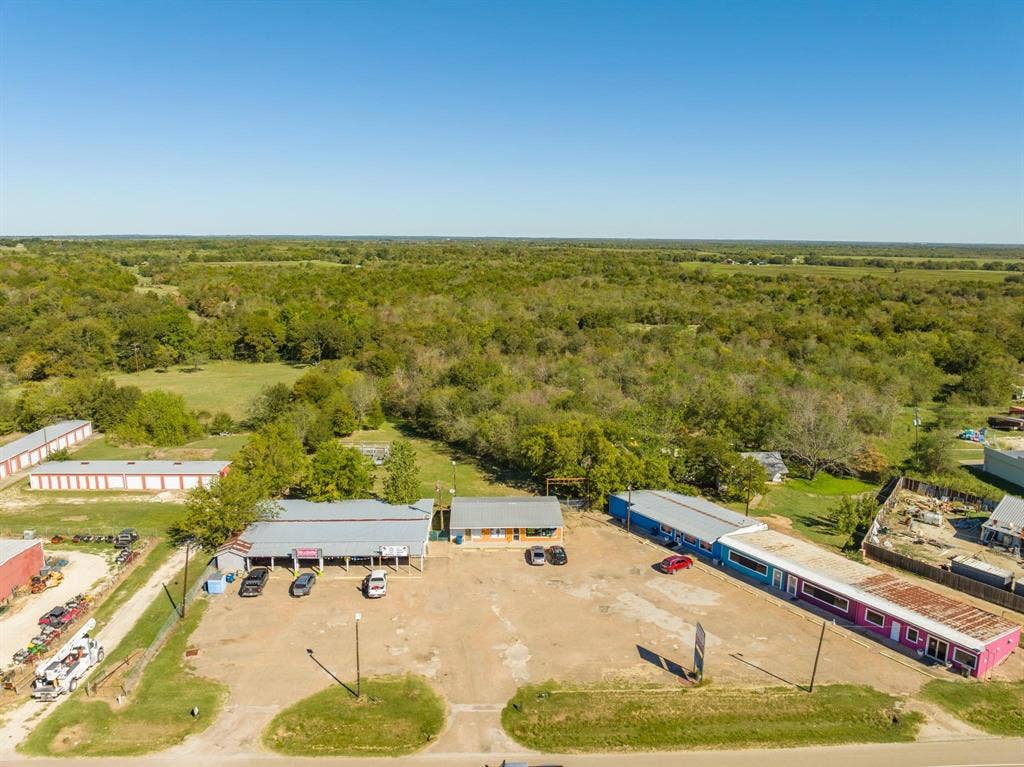 1335 E Milam Street, Mexia, TX 76667 Showing all buildings
