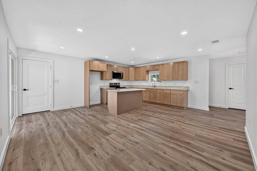 2009 Las Cruces Lane, Dallas, TX 75217 2009 Las Cruces Lane, Dallas, TX 75217