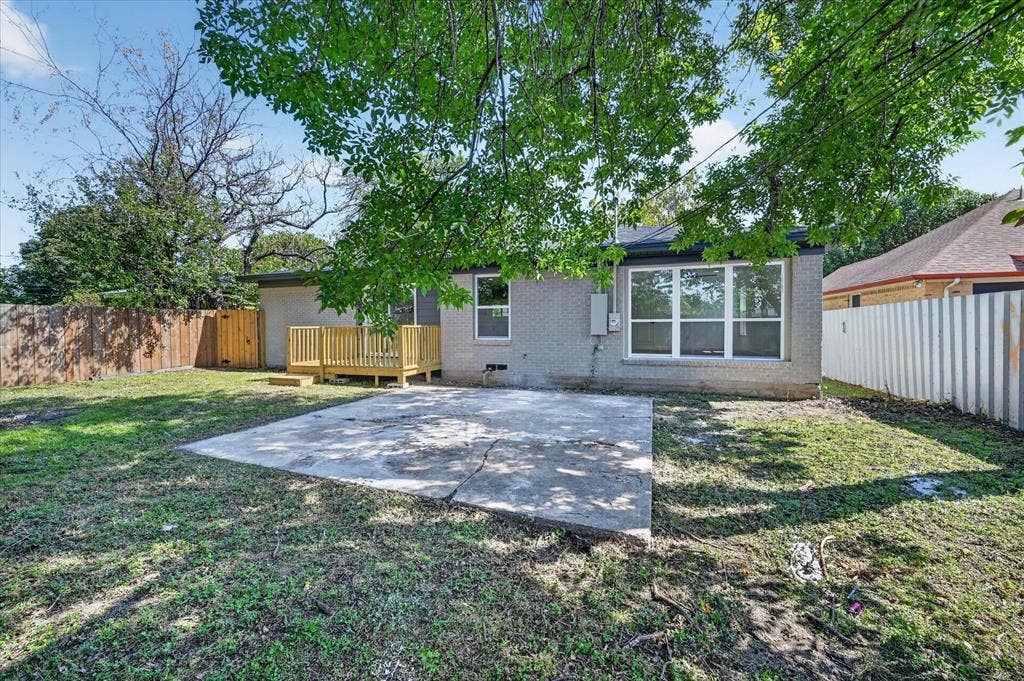 2009 Las Cruces Lane, Dallas, TX 75217 2009 Las Cruces Lane, Dallas, TX 75217