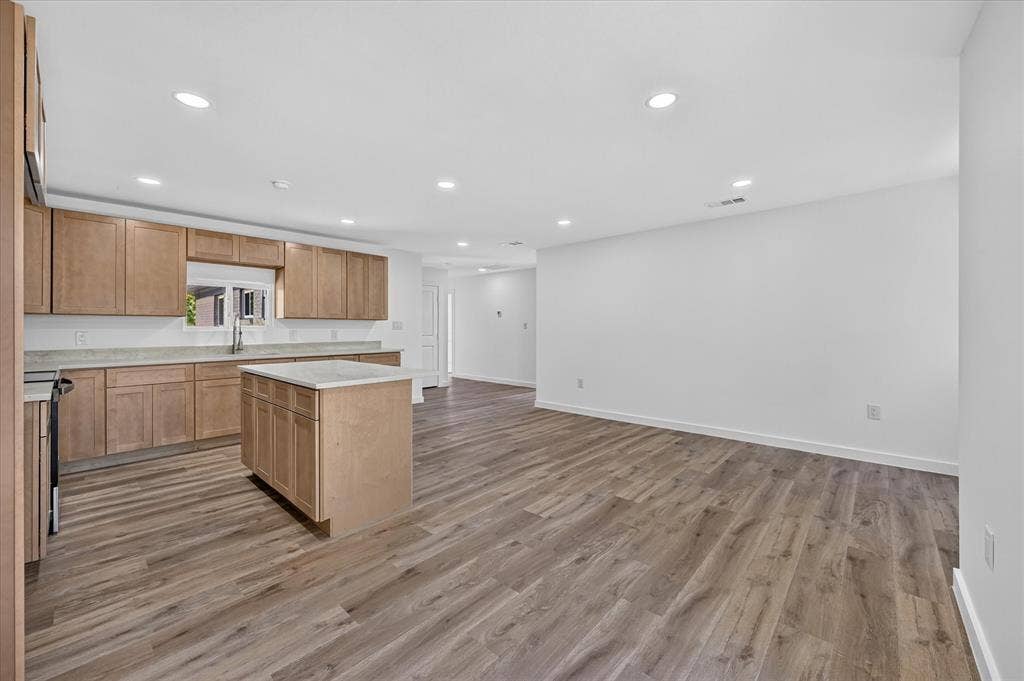 2009 Las Cruces Lane, Dallas, TX 75217 2009 Las Cruces Lane, Dallas, TX 75217
