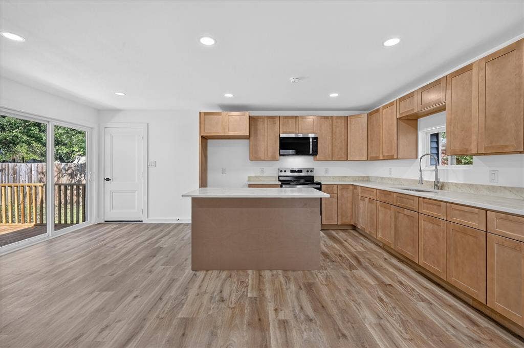 2009 Las Cruces Lane, Dallas, TX 75217 2009 Las Cruces Lane, Dallas, TX 75217