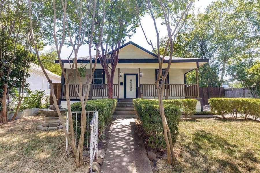 Property photo for 915 Cameron Avenue, Dallas, TX