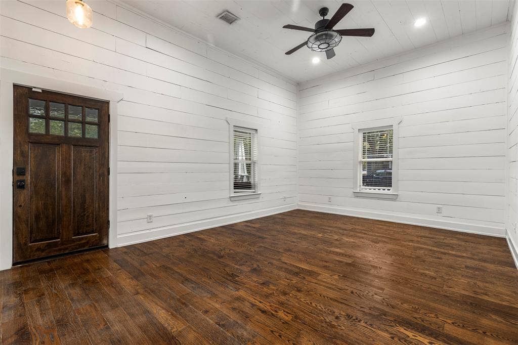 901 Oak Street, McKinney, TX 75069 901 Oak Street, McKinney, TX 75069
