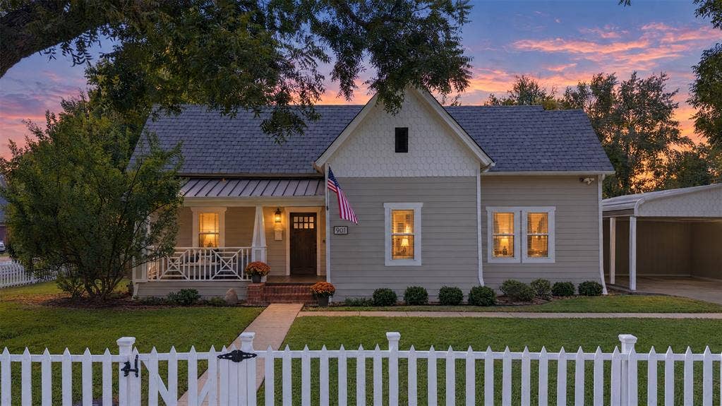 901 Oak Street, McKinney, TX 75069 Exterior featuring shingle-accented gables, horizontal siding, a covered front porch with lattice railing, a metal roof accent, and an attached carport