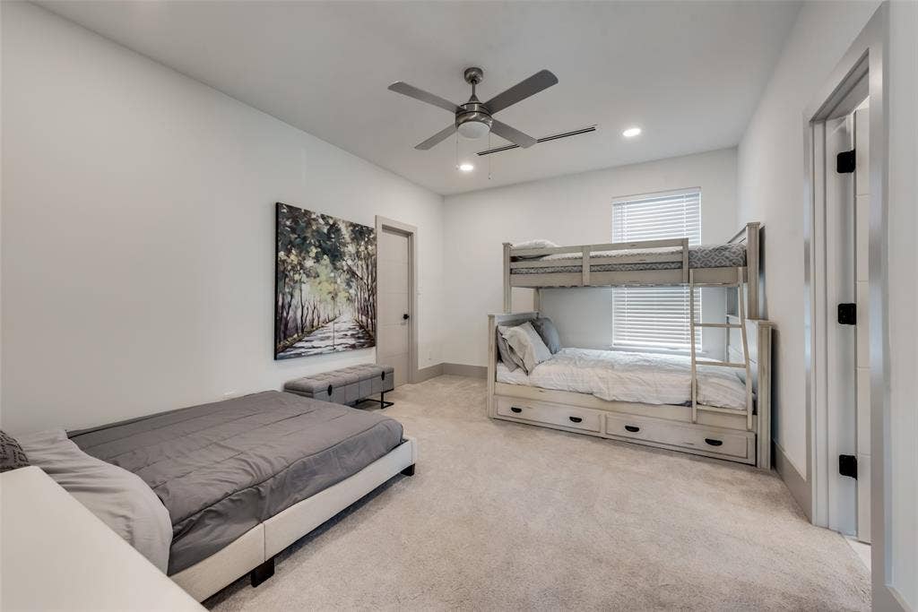 4528 W Amherst Avenue, Dallas, TX 75209