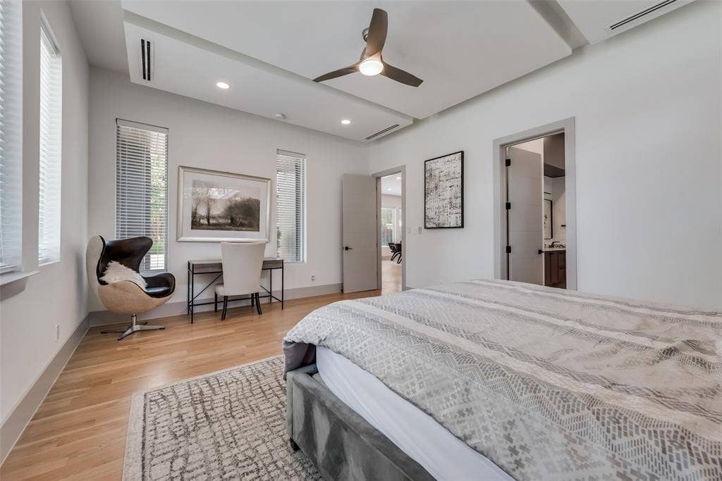 4528 W Amherst Avenue, Dallas, TX 75209