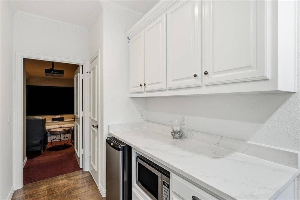 Upstairs wet bar.