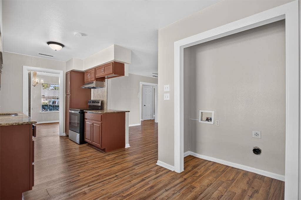 9610 Jennie Lee Lane, Dallas, TX 75227 9610 Jennie Lee Lane, Dallas, TX 75227