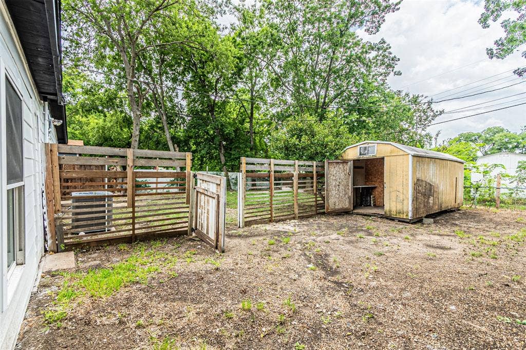 2510 Bluffton Drive, Dallas, TX 75228 2510 Bluffton Drive, Dallas, TX 75228