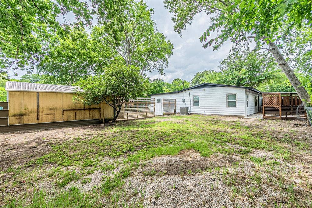 2510 Bluffton Drive, Dallas, TX 75228 2510 Bluffton Drive, Dallas, TX 75228