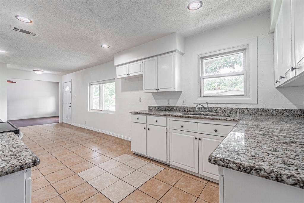 2510 Bluffton Drive, Dallas, TX 75228 2510 Bluffton Drive, Dallas, TX 75228