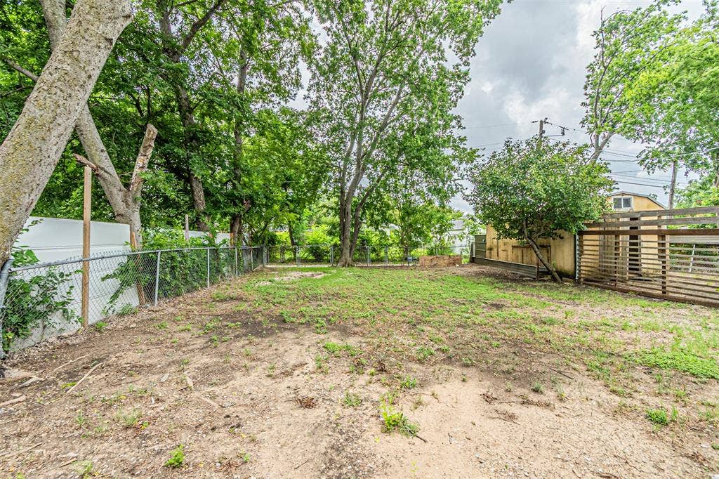 2510 Bluffton Drive, Dallas, TX 75228 2510 Bluffton Drive, Dallas, TX 75228