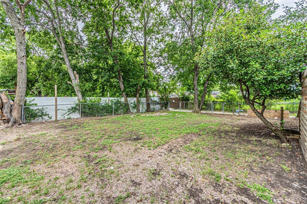 2510 Bluffton Drive, Dallas, TX 75228 2510 Bluffton Drive, Dallas, TX 75228