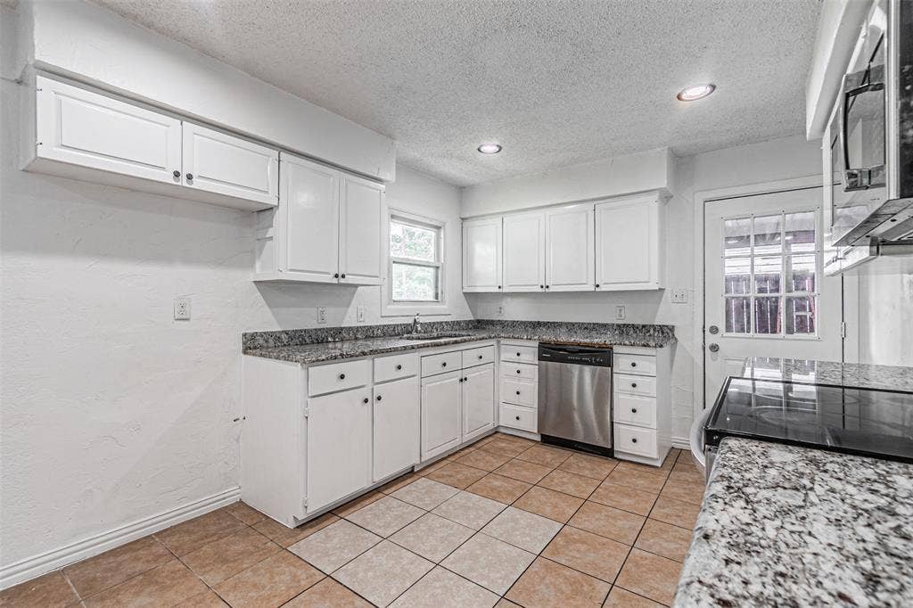 2510 Bluffton Drive, Dallas, TX 75228 2510 Bluffton Drive, Dallas, TX 75228