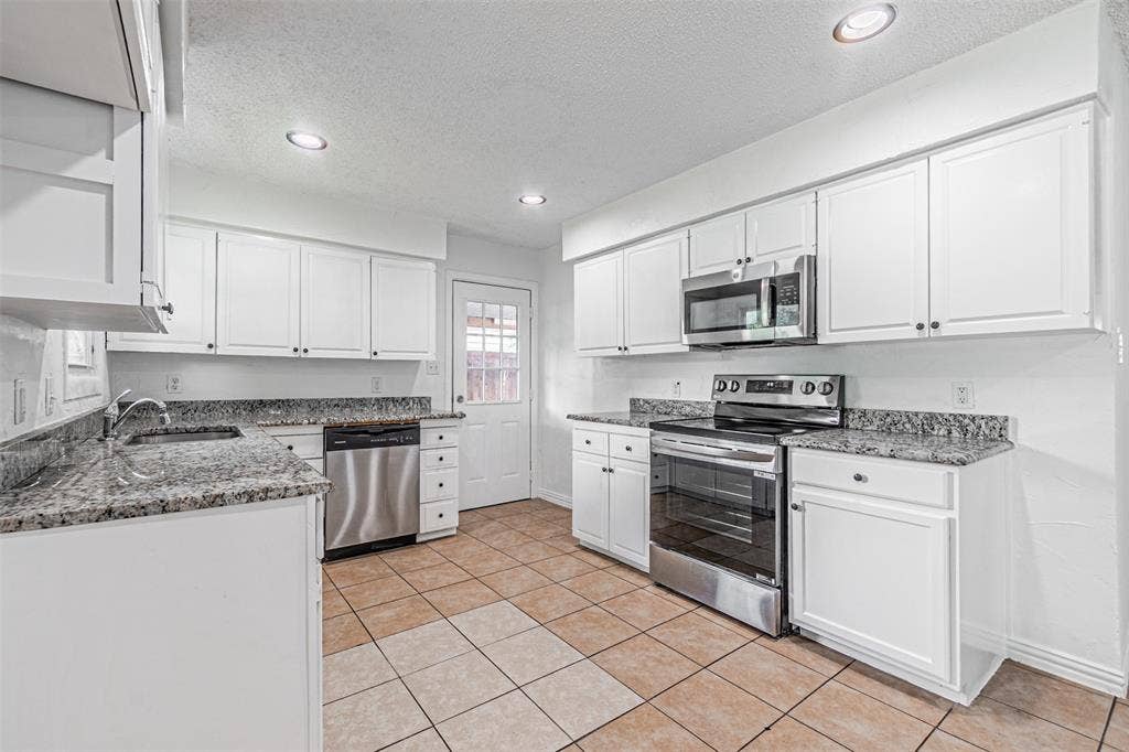 2510 Bluffton Drive, Dallas, TX 75228 2510 Bluffton Drive, Dallas, TX 75228