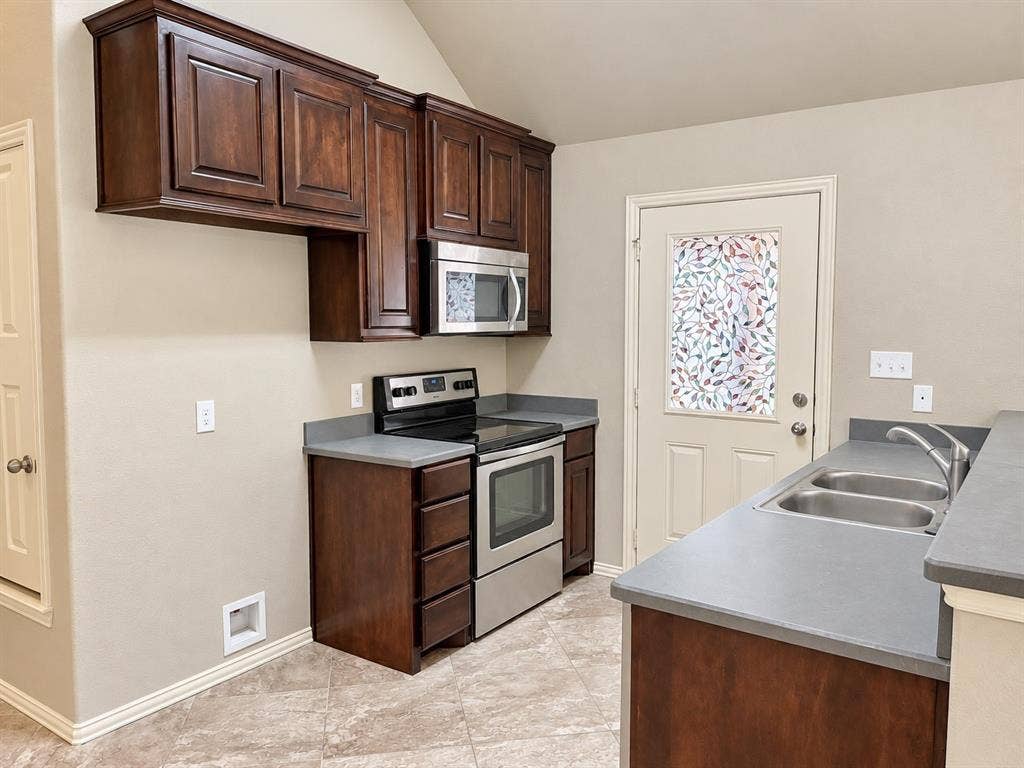 503 Mountain View Trail, Granbury, TX 76049 503 Mountain View Trail, Granbury, TX 76049