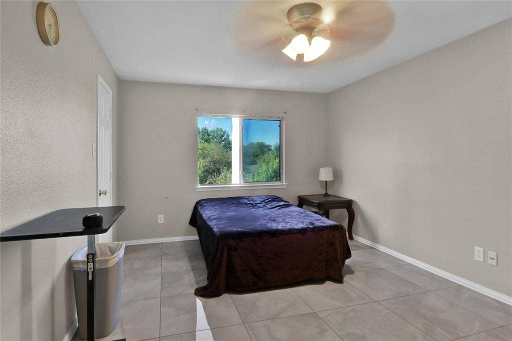 5753 Lionfish Way, Fort Worth, TX 76131 Secondary bedroom