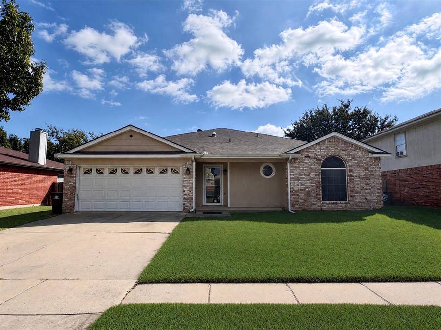 Property photo for 6505 Juliette Run, Arlington, TX