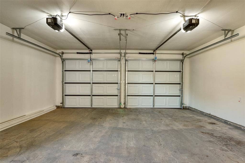 729 Oakwood Avenue, Hurst, TX 76053 729 Oakwood Avenue, Hurst, TX 76053