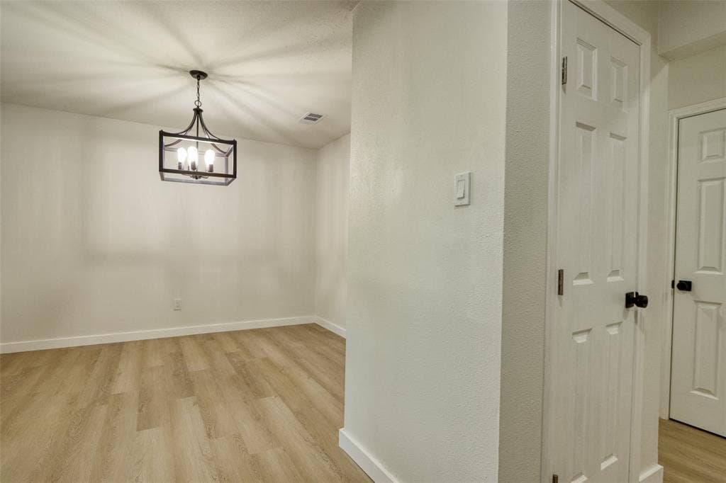 729 Oakwood Avenue, Hurst, TX 76053 729 Oakwood Avenue, Hurst, TX 76053