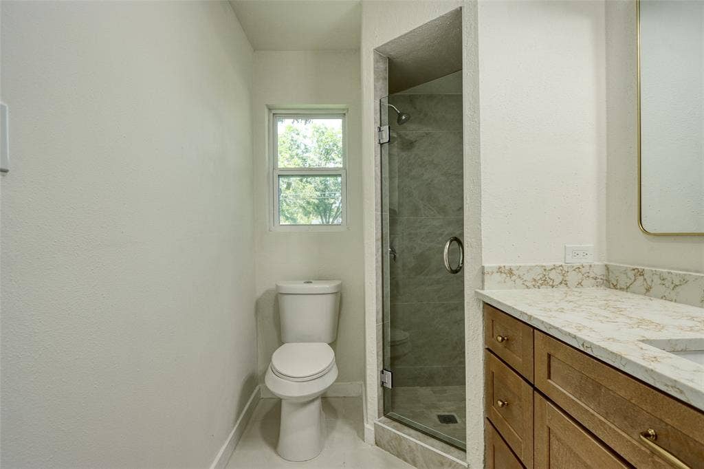 729 Oakwood Avenue, Hurst, TX 76053 729 Oakwood Avenue, Hurst, TX 76053