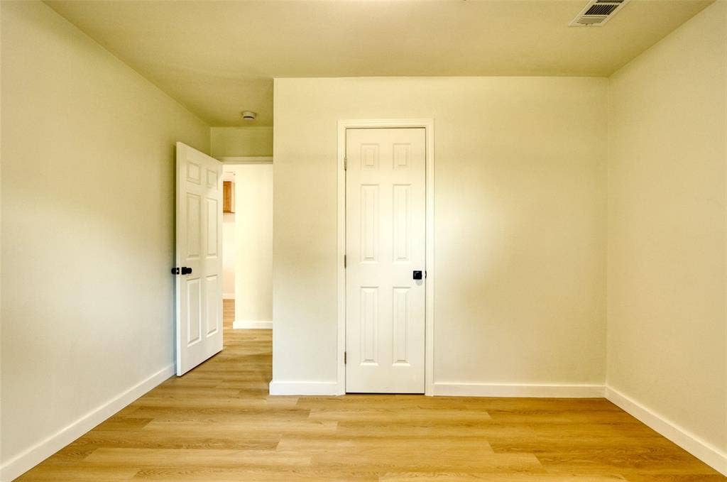 729 Oakwood Avenue, Hurst, TX 76053 729 Oakwood Avenue, Hurst, TX 76053