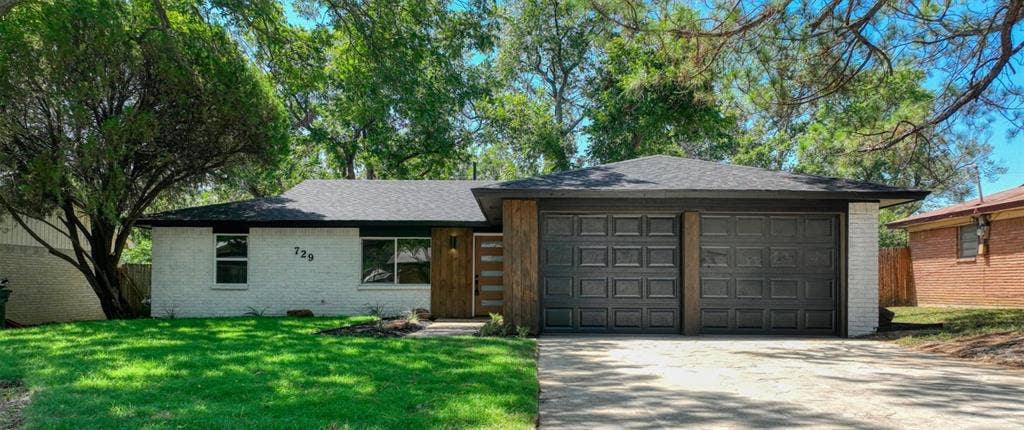 729 Oakwood Avenue, Hurst, TX 76053 729 Oakwood Avenue, Hurst, TX 76053