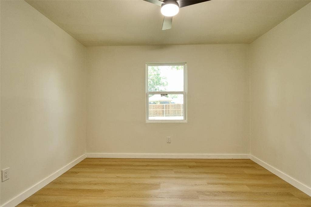 729 Oakwood Avenue, Hurst, TX 76053 729 Oakwood Avenue, Hurst, TX 76053