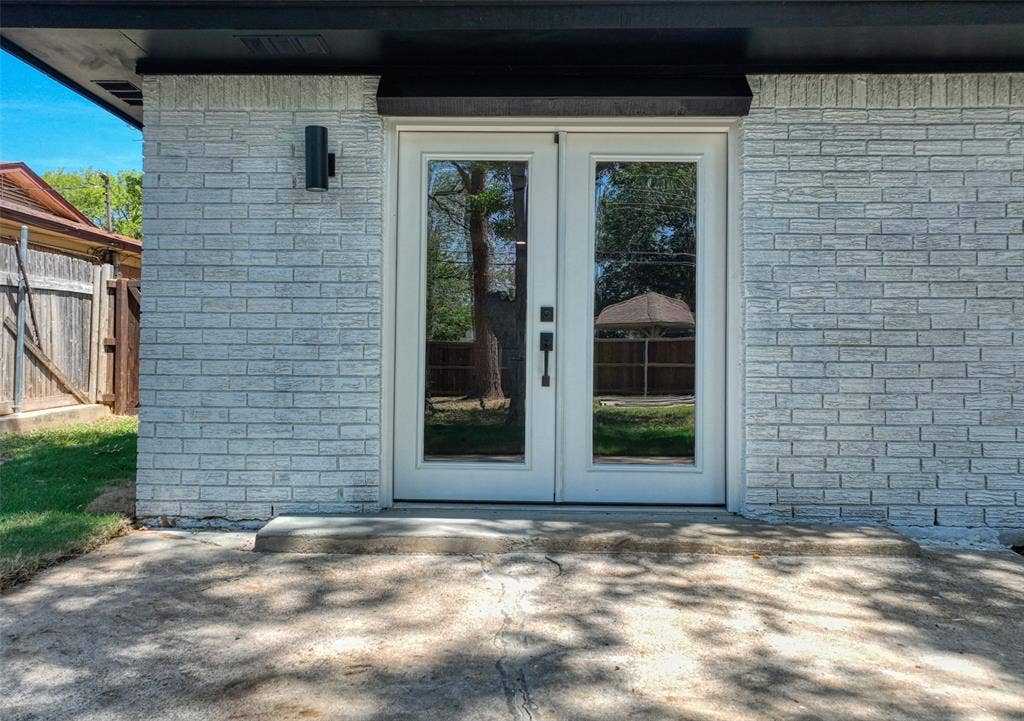 729 Oakwood Avenue, Hurst, TX 76053 729 Oakwood Avenue, Hurst, TX 76053