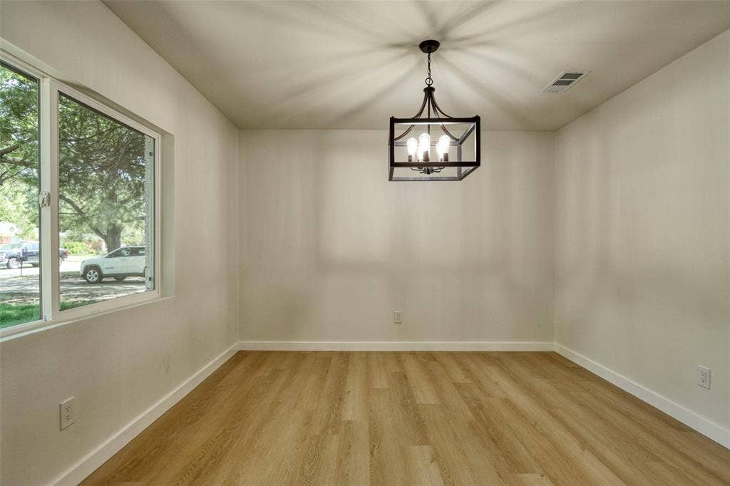729 Oakwood Avenue, Hurst, TX 76053 729 Oakwood Avenue, Hurst, TX 76053